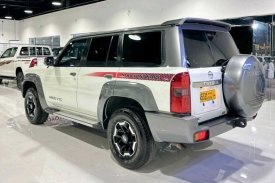 Nissan, Safari, 2022
